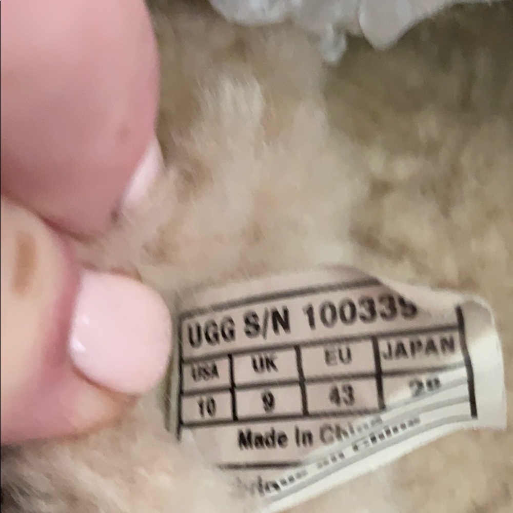 UGG’s Men’s Suede Slippers - Picture 3 of 7